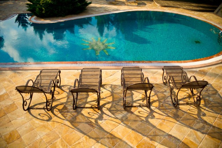 ¿Cuáles son las fases para construir una piscina?